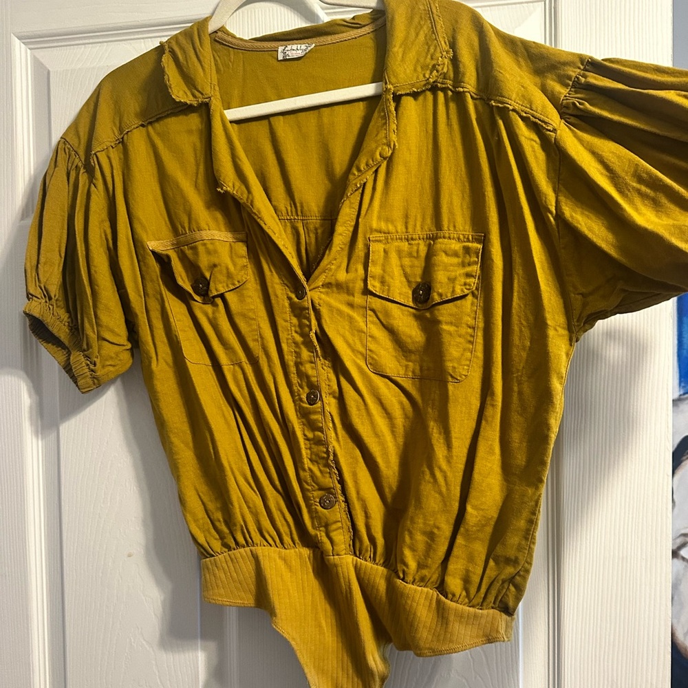 Free people Top / Size Medium/ runs large